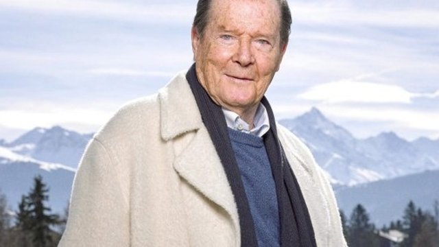 Роджер Мур пішов із життя у 89 років