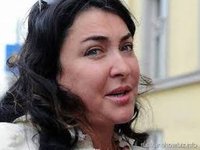 Пограничники сняли с поезда Москва-Киев певицу Лолиту Милявскую за незаконное посещение ею Крыма в 2015г