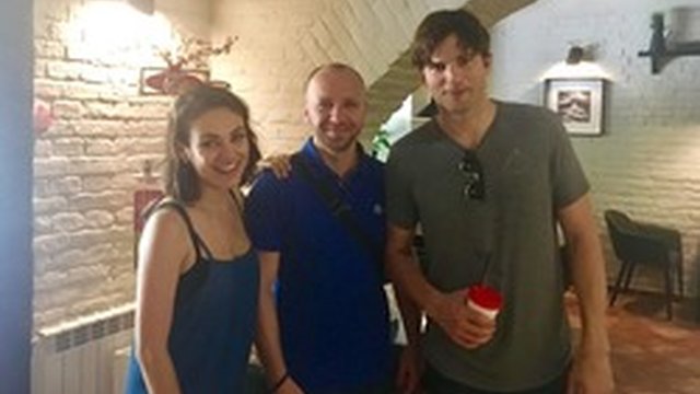 Міла Куніс і Ештон Кутчер відвідали Чернівці