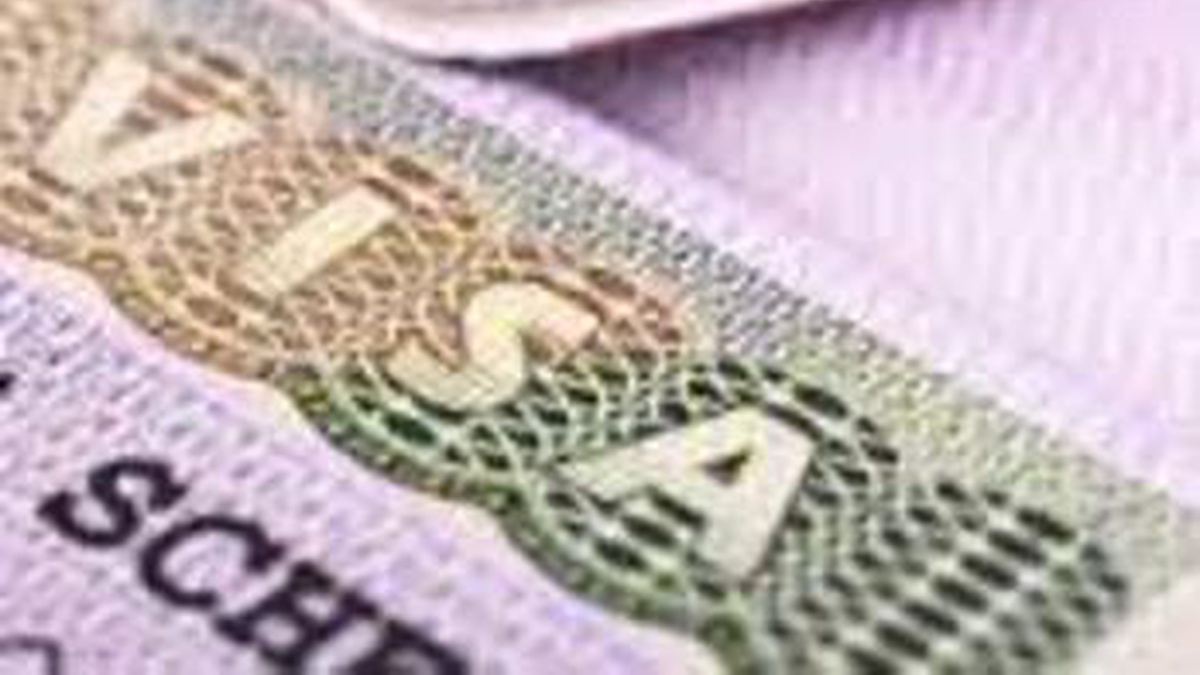 Низка країн ЄС вимагає від Брюсселя посилити правила в'їзду для росіян до Шенгенської зони – ЗМІ
