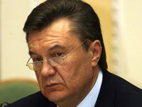 Янукович отстранил от должностей главу КГГА Попова и заместителя секретаря СНБО Сивковича