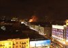 У центрі Києва у відселеній будівлі масштабна пожежа, працюють майже два десятки пожежних бригад
