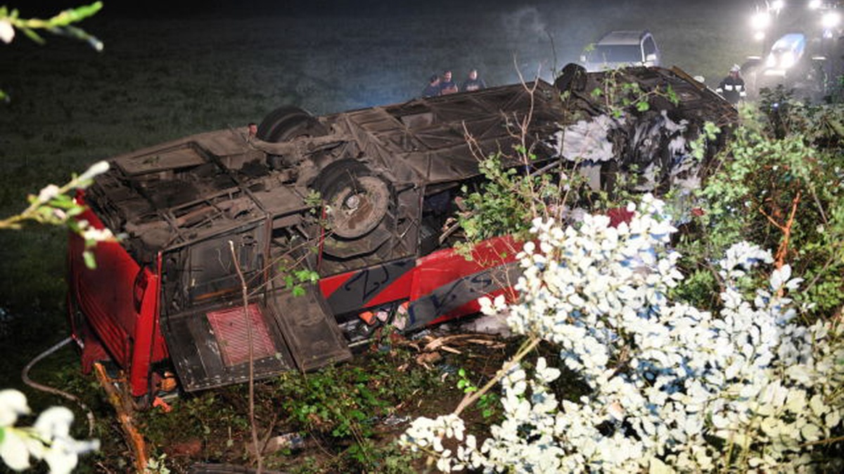 Bus with Ukrainians overturns in Poland, three killed, 18 injured