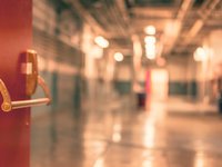 Допуск батьків до шкіл мають визначати розроблені учасниками освітнього процесу правила