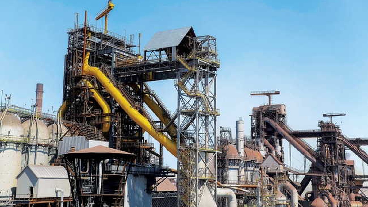 Massive combined Russian attack shuts down Zaporizhstal