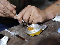 В Запорожье выявили центр производства наркотиков, производивший крупные партии наркотических веществ из опиумного мака – ГБР