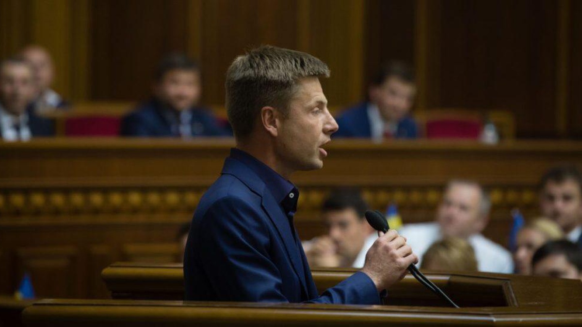Нардеп Гончаренко заявив про виявлення апаратури прослуховування у своїй автівці