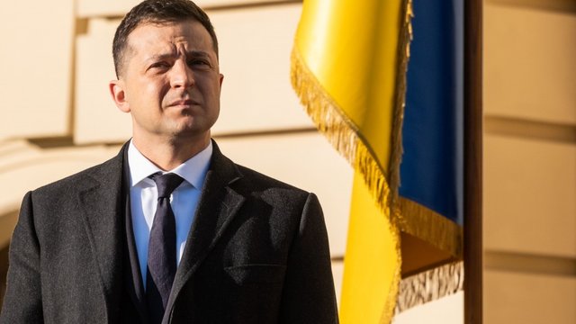 Зеленський: Українські військові на Донбасі понад 4 місяці забезпечують режим тиші, доки ведуться "диванні війни"