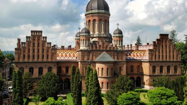 Chernivtsi National University signs memo with International European University