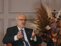 Только Украина может говорить о приемлемом для нее мире – президент Латвии