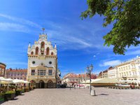 Население Польши за год сократилось на 130 тыс., несмотря на политику защиты семьи