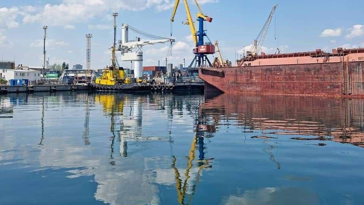 Two more vessels arrive through Ukrainian corridor of Ukrainian Navy - Vimarsana News