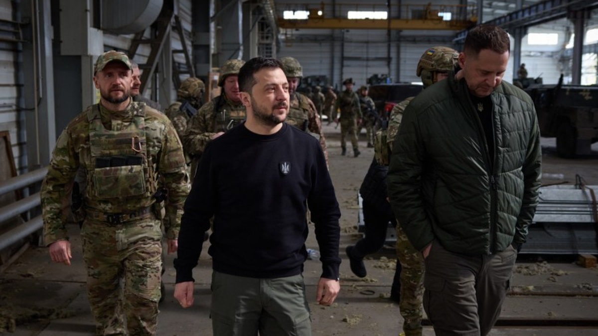 Zelenskyy on Tues visits advanced positions of AFU in Avdiyivka - Vimarsana News