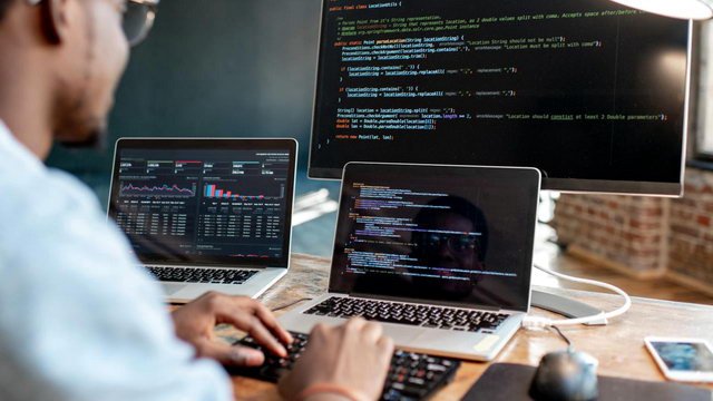 Хто такий frontend developer? Що робить front end розробник?