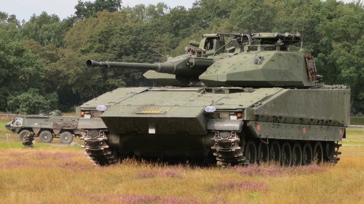 Zelenskyy, Swedish PM discussing production of CV-90 infantry fighting vehicles in Ukraine