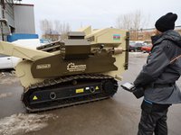 Полтавські піротехніки отримали від Азербайджану спецмашину для розмінування