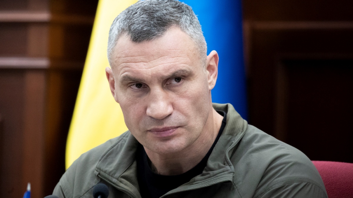 Кличко о Беккенбауэре: ушла эпоха в мировом футболе. Читайте на UKR.NET