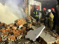 Из-под завалов жилого дома во Львове извлекли тело женщины