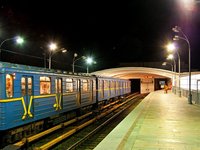 Станція Київського метро "Дніпро" відновить роботу в штатному режимі