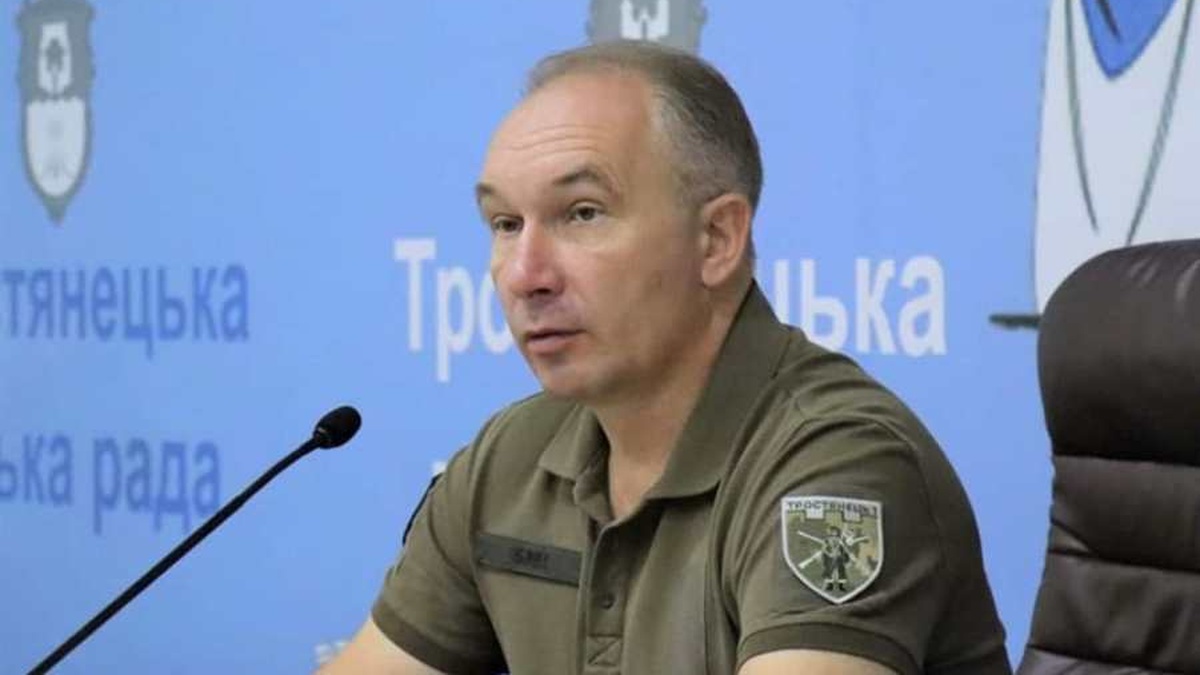 Унаслідок масованого удару по Тростянцю знищено АЗС, пошкоджено будинки – мер