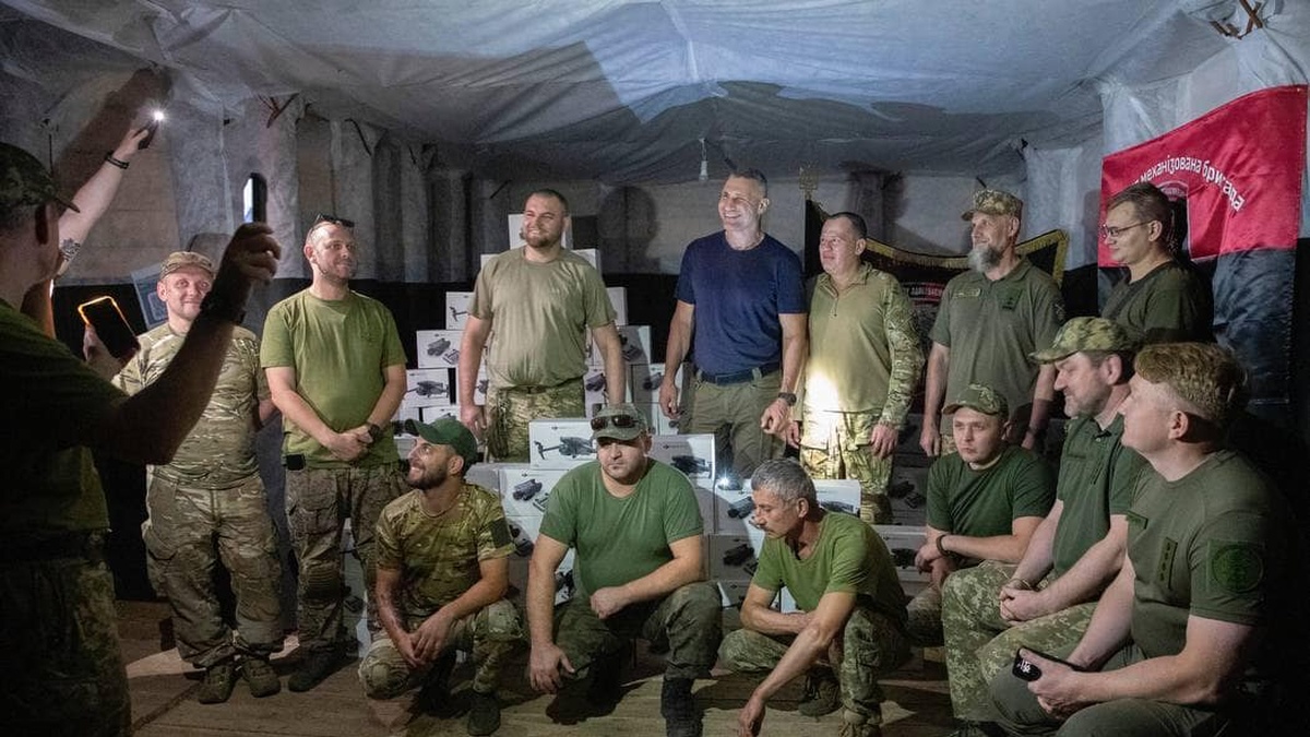 Klitschko delivers batch of drones and electronic warfare systems to Ukrainian troops at front