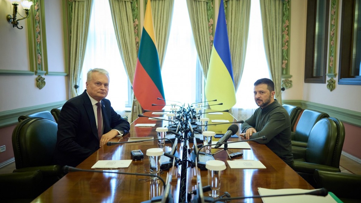 Зеленський обговорив з президентом Литви співпрацю в ОПК, зокрема у форматі Drone Deal