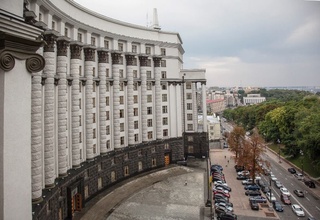 Кабмін знову обмежив виплату спецпенсій понад 26 тис. грн на період воєнного стану у 2026р