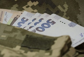 Держбюджет-2026 не збільшує виплати військовим, але будуть контракти з покращеними умовами, - Шмигаль