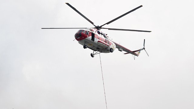 До ліквідації наслідків удару по Києву залучена авіація ДСНС