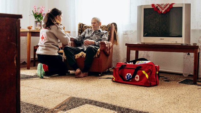 Мобільні реабілітаційні команди УЧХ за півтора року провели майже 9 тисяч сесій з відновлення здоров'я людей