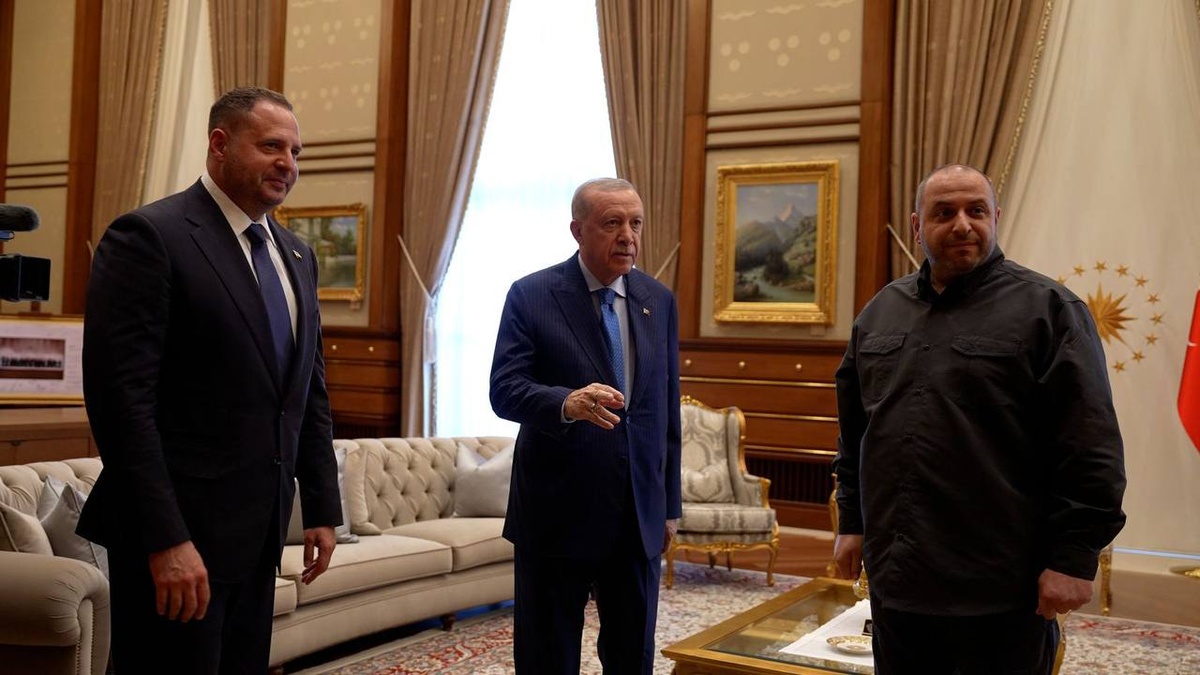 Yermak and Erdogan discussing the need for meeting at level of leaders of Ukraine, USA and Russia