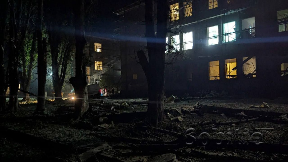 Ruski napadi v Ukrajini terjali žrtve in poškodovali bolnišnice