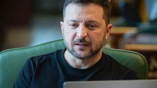 Зеленський домовився з Макроном про підготовку українських пілотів для "міражів"