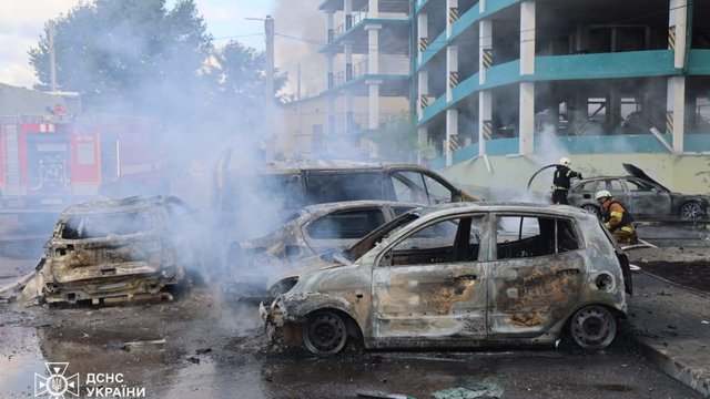 Зеленський: Росія завдала удару по Харкову двома авіабомбами - абсолютно безглузді удари, без жодної військової мети