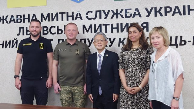 Япония передала украинским таможенникам химические идентификаторы