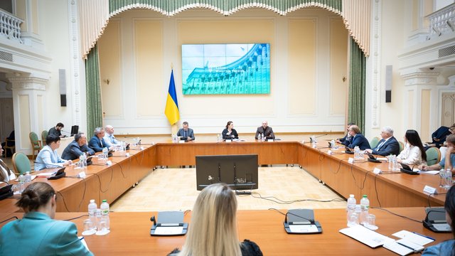 PM declares guarantees of level playing field at meeting with ESB, business