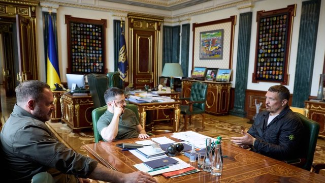 Зеленський зустрівся з Усиком: Говорили про те, як посилити позиції України, зокрема в США, як не дати світу забути про злочини Росії