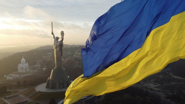 КМІС: 53% українців вважають, що за 10 років Україна стане процвітаючою країною-членом ЄС
