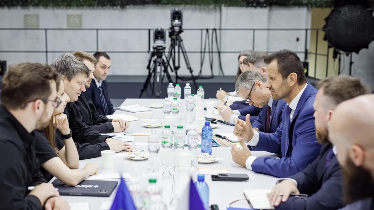 Ukrainian companies ready to produce millions of drones next year, but ...
