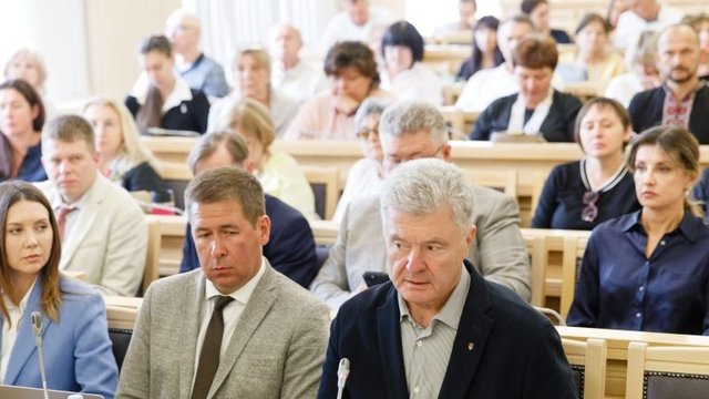 Санкции против Порошенко были введены на основании сфальсифицированных документов, утверждают в "Евросолидарности"