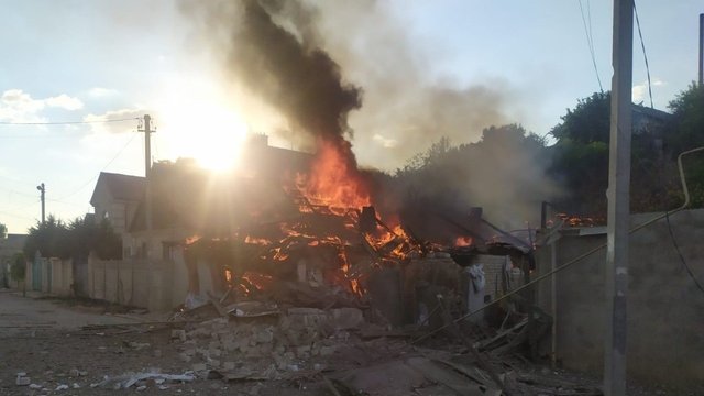 Двоє людей загинули та 11 поранено на Херсонщині через російські обстріли – поліція