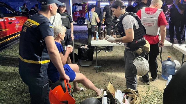 УЧХ надав першу допомогу 6 постраждалим від влучення ворожої ракети у Миколаєві