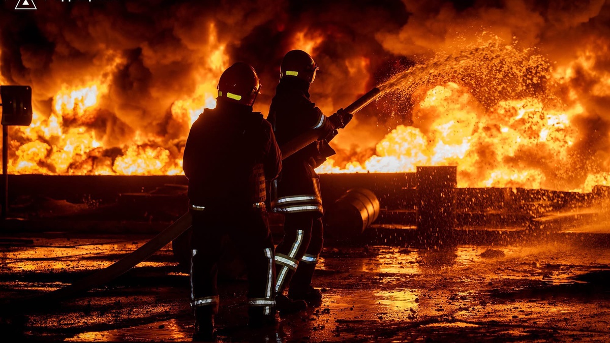 Ukrainian FM accuses Moscow of intentional strikes on Azerbaijani assets