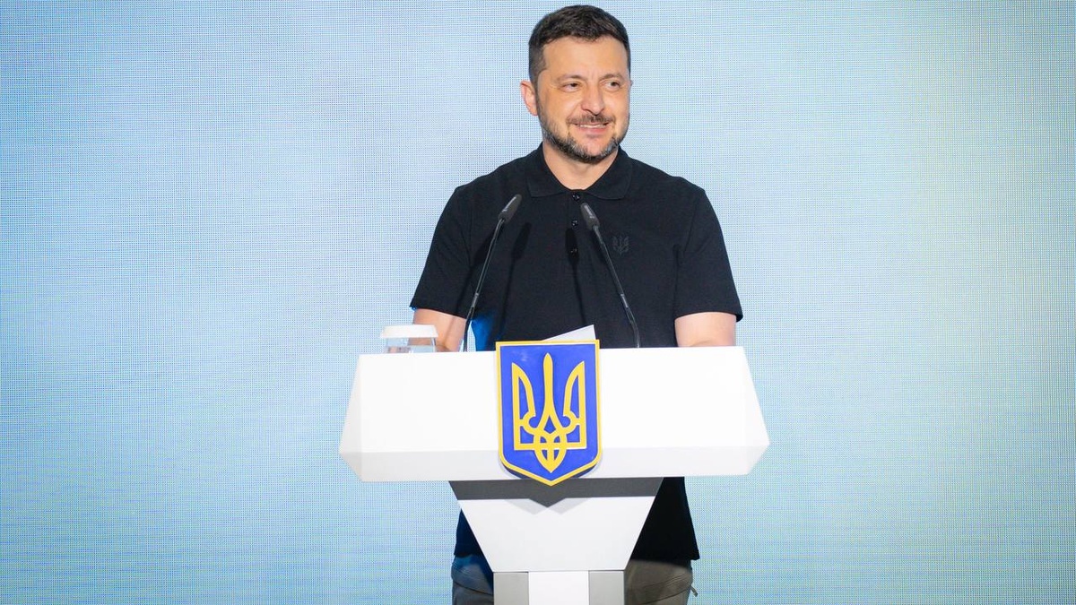 Zelenskyy on Flag Day: We won’t give our land to invader