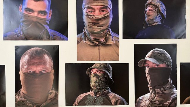 Фотопортрети військових спецпідрозділу "Артан" представлені на виставці в Києві