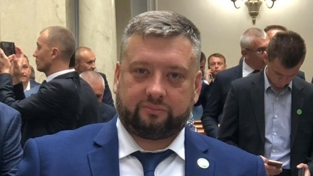 Членство нардепа Кузнецова во фракции "Слуга народа" будет приостановлено на время расследования - Арахамия