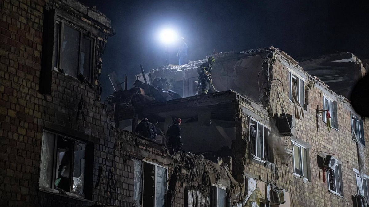 Rescue operations at site of hit on five-story building in Kyiv completed, city’s death toll reaches 23 – Zelenskyy