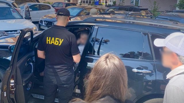 НАБУ/САП: Організована злочинна група за участю нардепа діяла у 2024-2025 рр., чотирьох осіб затримано