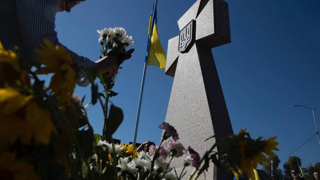 На Берковецькому кладовищі в Києві відкрили другий меморіал для вшанування загиблих військових