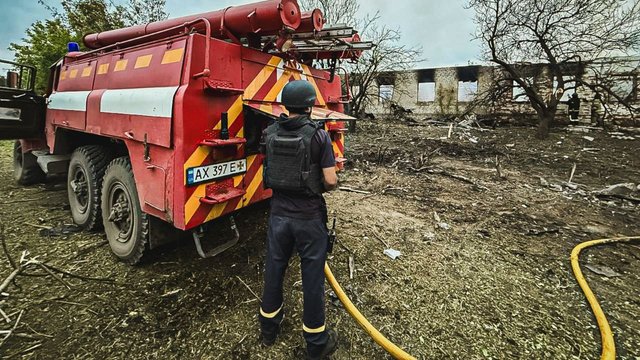 Дрони атакували Харківську область вночі, постраждали 6 осіб, з них одна дитина — ДСНС